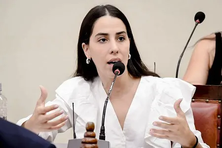 Agustina Alvarez a
